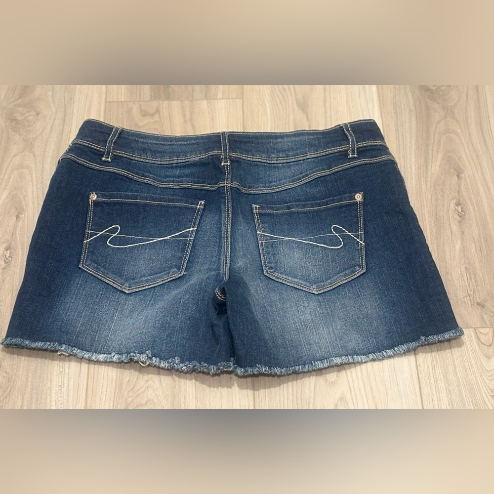 Est. 1946 Denim Shorts - Picture 4 of 8